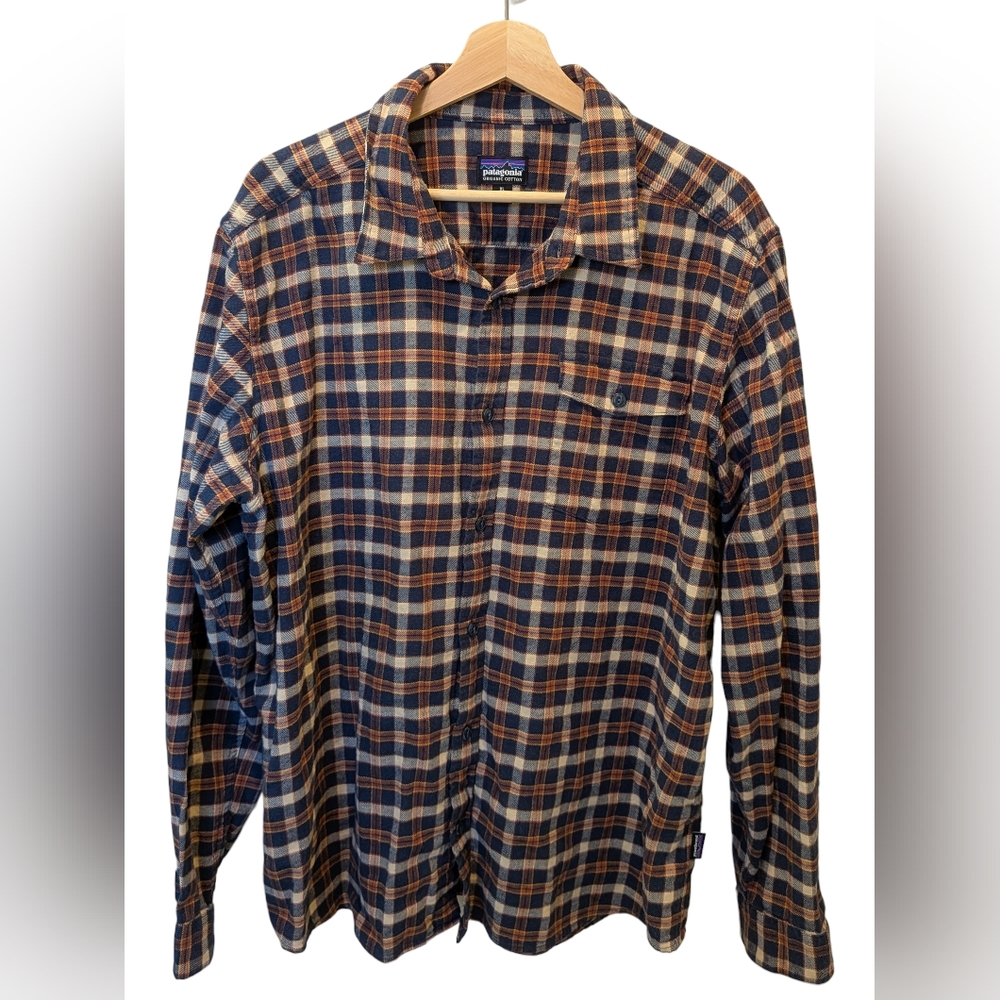 Patagonia Men's Lightweight Fjord Flannel Shirt XL Navy Plaid Organic Cotton
